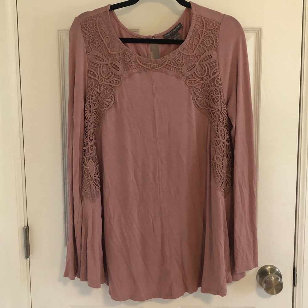 A Pea in the Pod Lace Long Sleeve Tunic